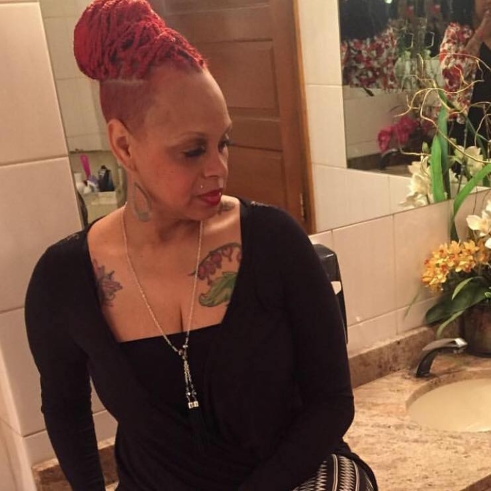 Meet your Posher, Connie